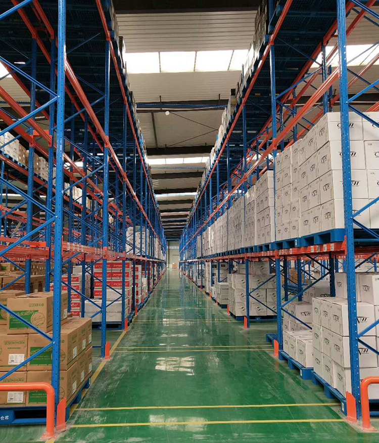 巷道式托盤(pán)貨架