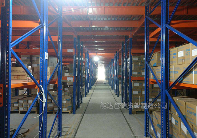 定制倉(cāng)儲(chǔ)貨架